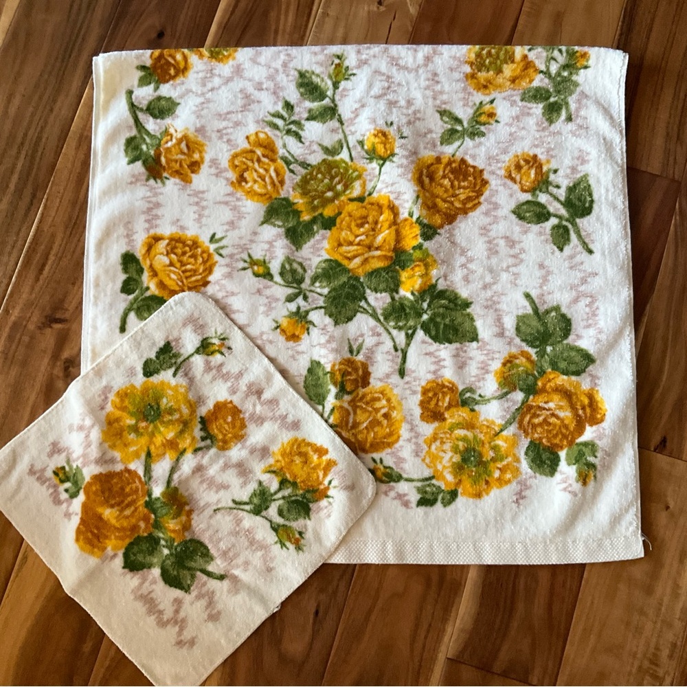 Stunning Vintage Springmaid Floral Bath Towel and Washcloth